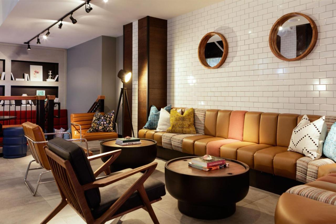 Hotel Moxy Richmond Downtown Exterior foto